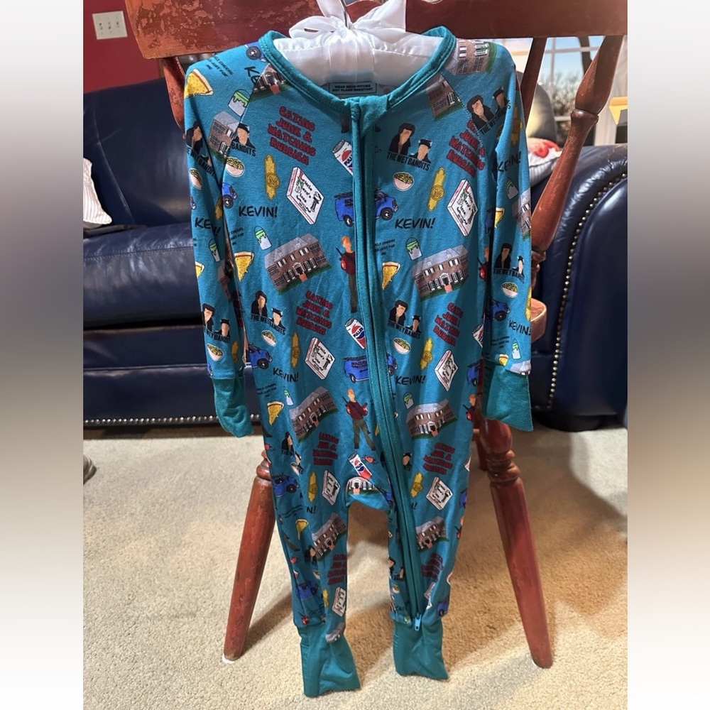 Home Alone Bamboo NWT 6 Months Christmas Zippy Sleeper With Fold Over Cuffs